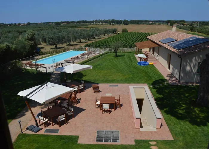 Le Bozze Il Frantoio con piscina, Wi-Fi, posto auto