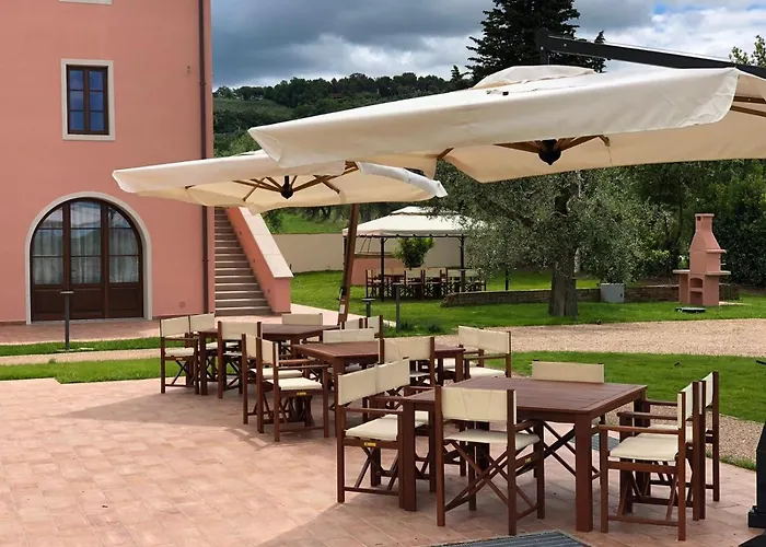 Le Bozze Il Frantoio con piscina, Wi-Fi, posto auto