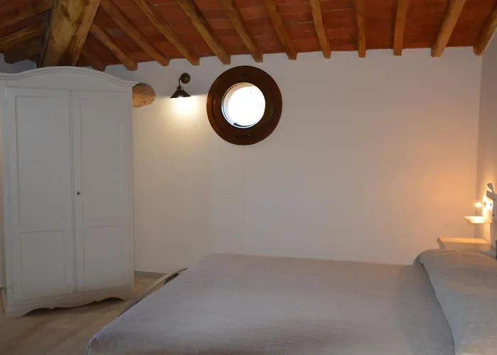 Le Bozze Il Frantoio con piscina, Wi-Fi, posto auto